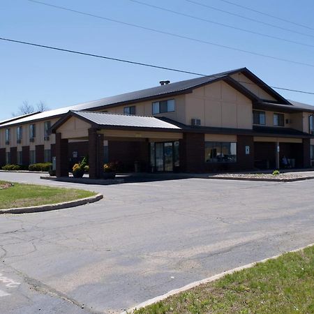 Amerivu Inn And Suites Shawano Wi Eksteriør bilde