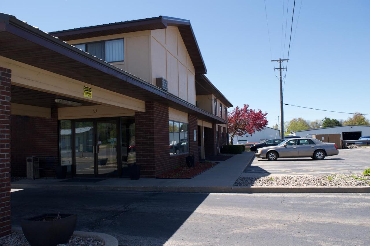 Amerivu Inn And Suites Shawano Wi Eksteriør bilde