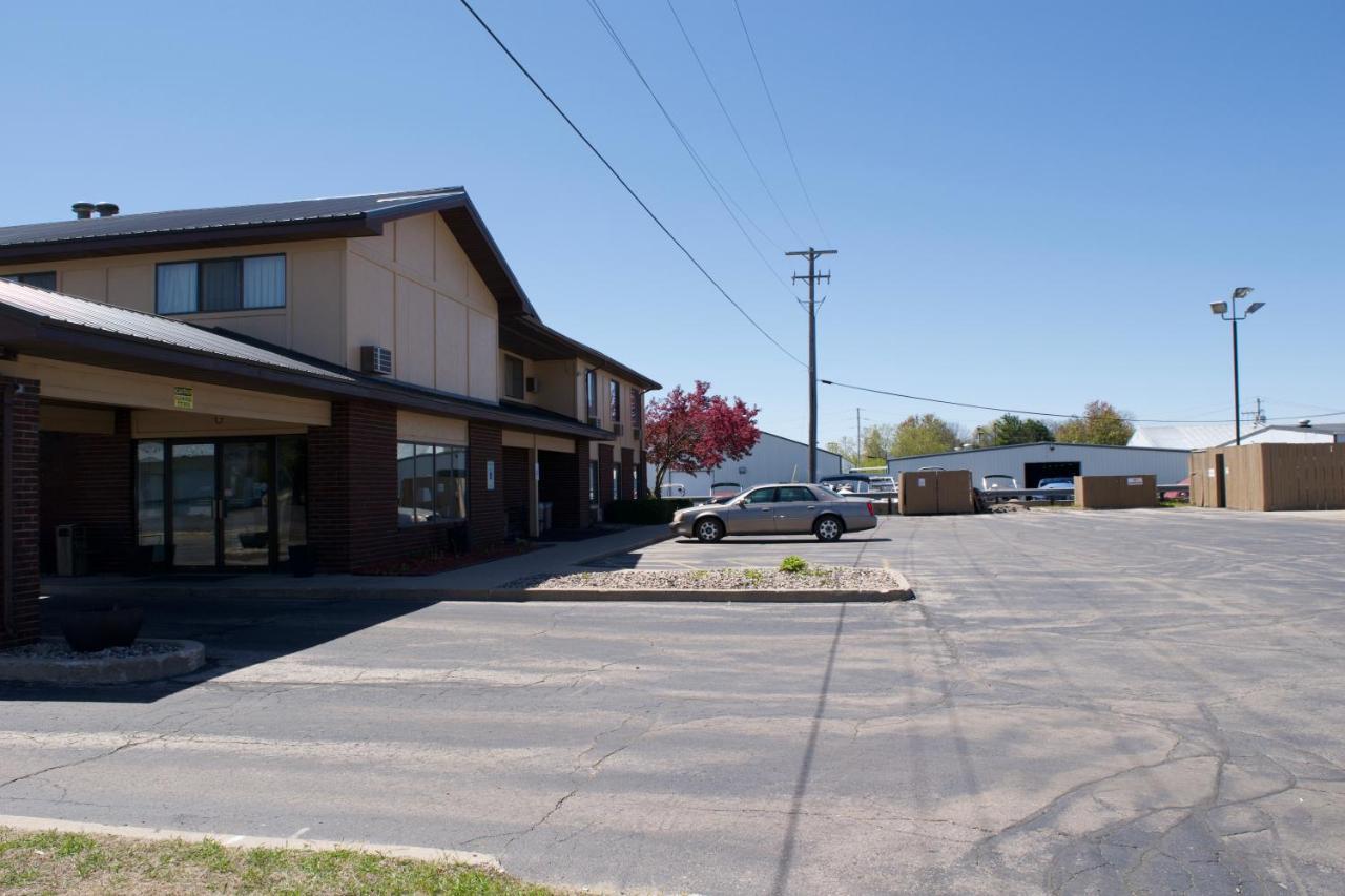 Amerivu Inn And Suites Shawano Wi Eksteriør bilde