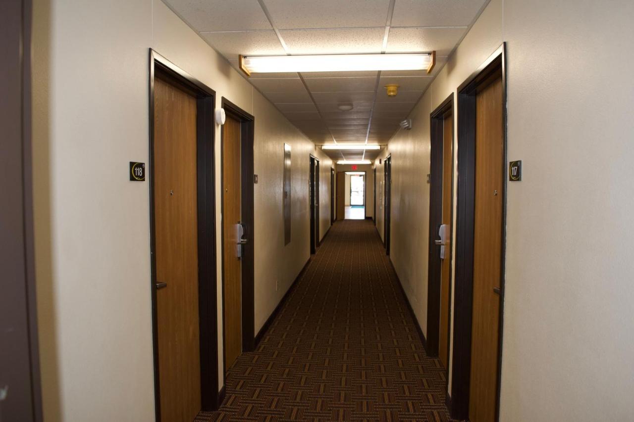 Amerivu Inn And Suites Shawano Wi Eksteriør bilde