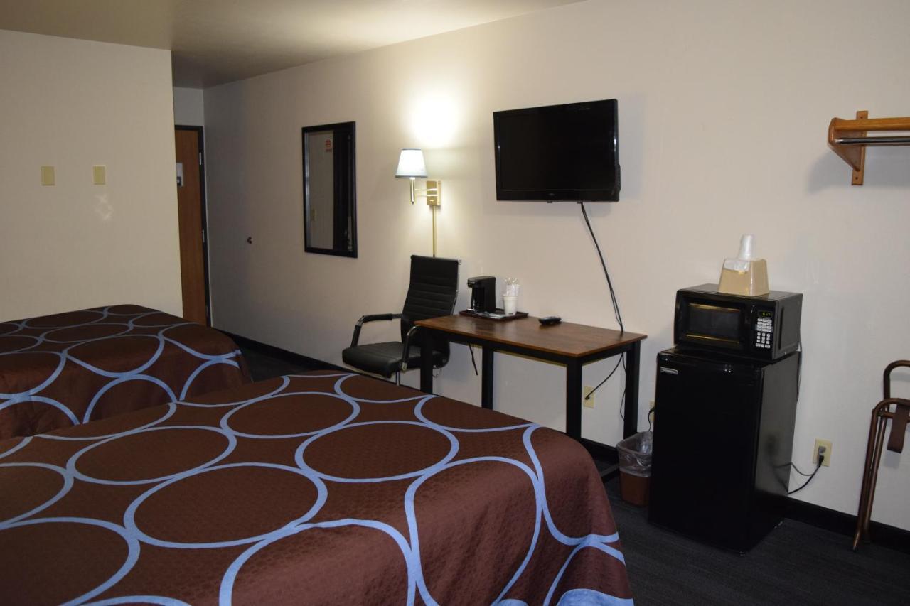 Amerivu Inn And Suites Shawano Wi Eksteriør bilde