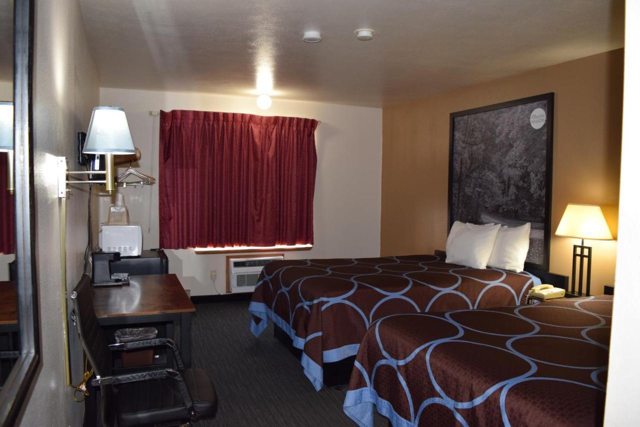 Amerivu Inn And Suites Shawano Wi Eksteriør bilde