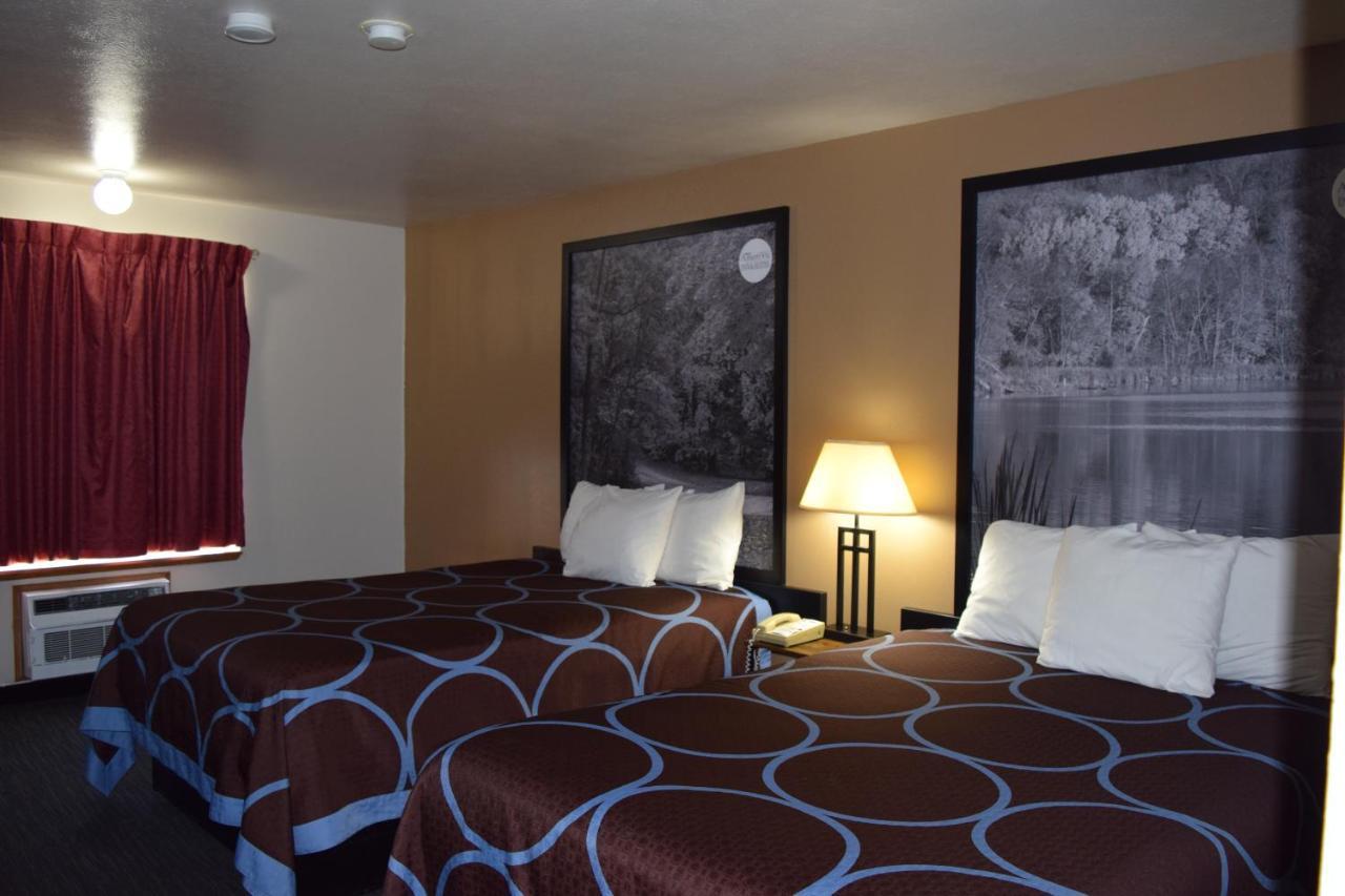 Amerivu Inn And Suites Shawano Wi Eksteriør bilde