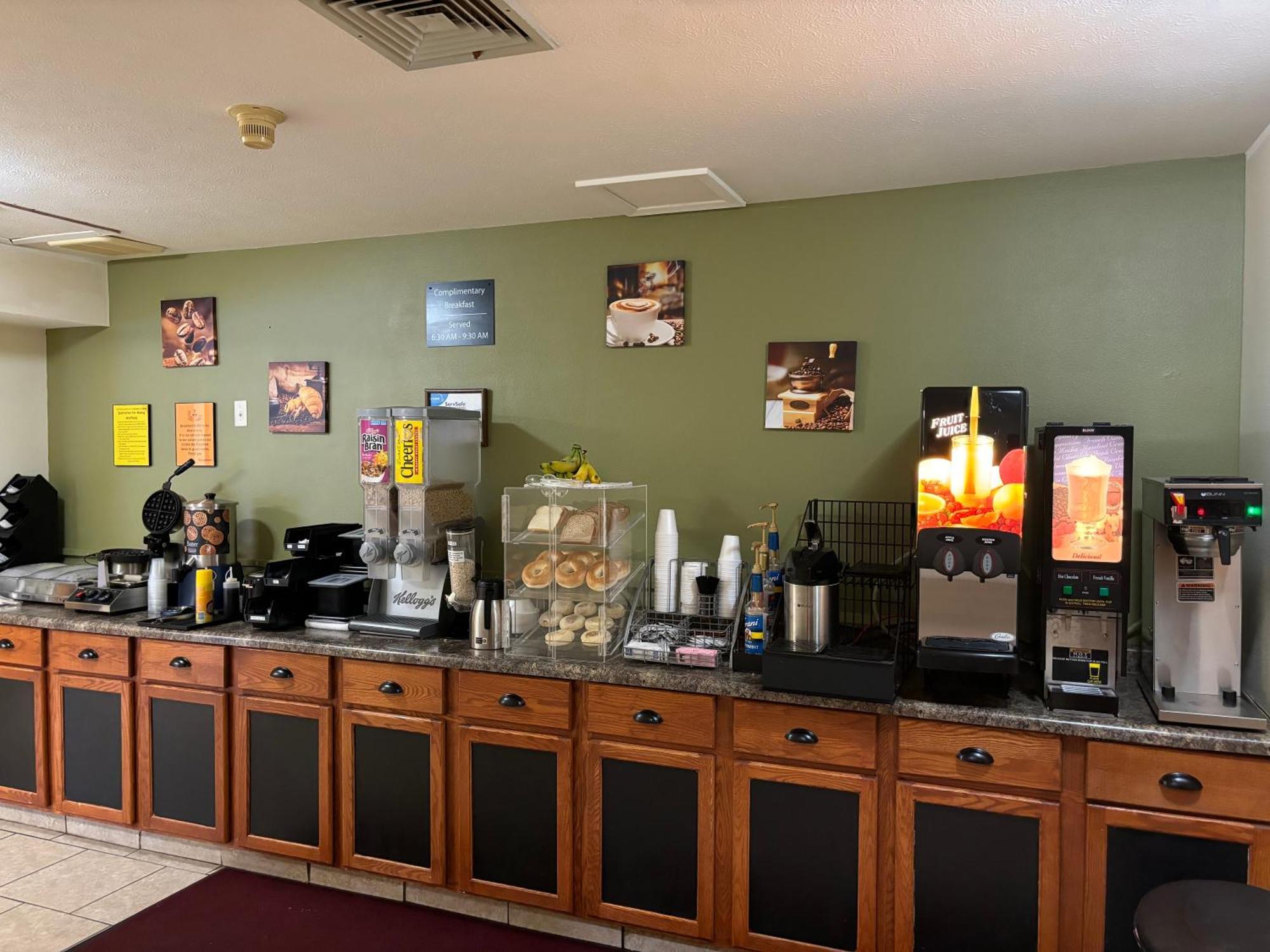 Amerivu Inn And Suites Shawano Wi Eksteriør bilde